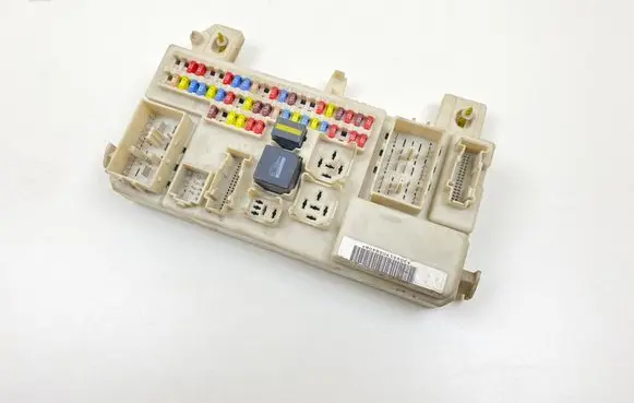 Ford Focus C-MAX Fuse module 4D25805040716 3M5T14014 3M5T14A073