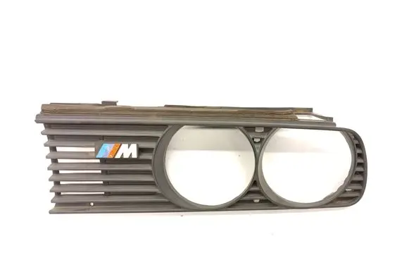BMW 3 E30 Under headlight/headlamp trim 1876091 18760910