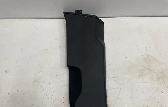 Porsche Cayenne (9Y0 9Y3) (B) pillar trim (bottom) 760867291