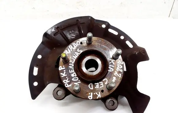 Front wheel hub