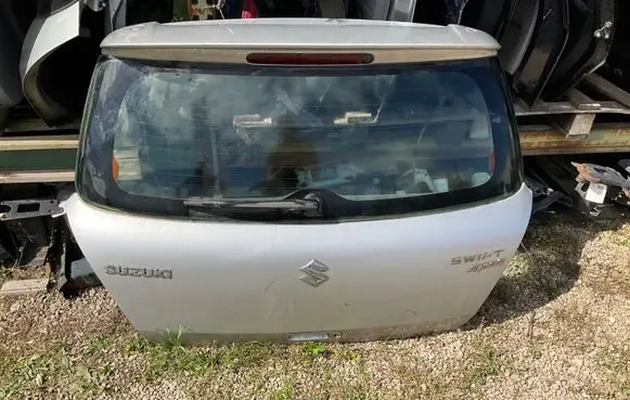 Suzuki Swift I Tailgate/trunk/boot lid