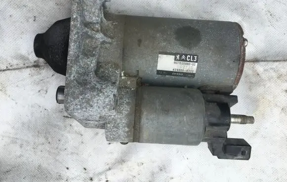 Peugeot 208 Starter motor 9671530880