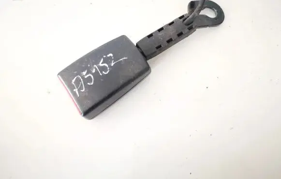Front seatbelt buckle