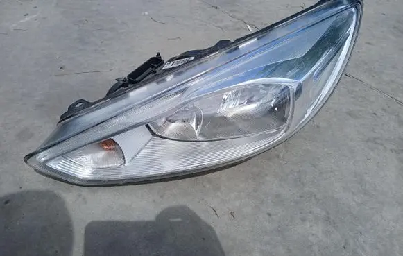 Ford Focus Headlight/headlamp F1EB13W030AFA
