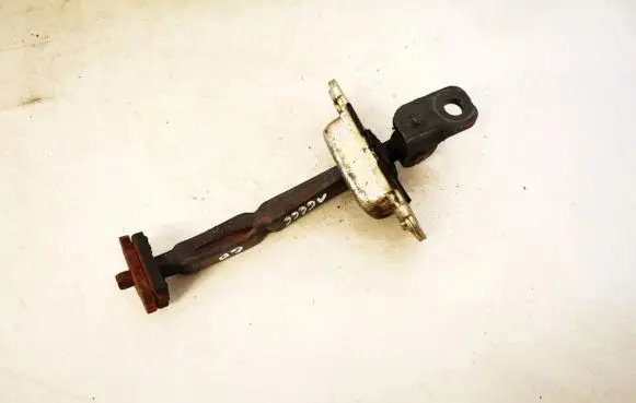 KIA Sorento Rear door check strap stopper