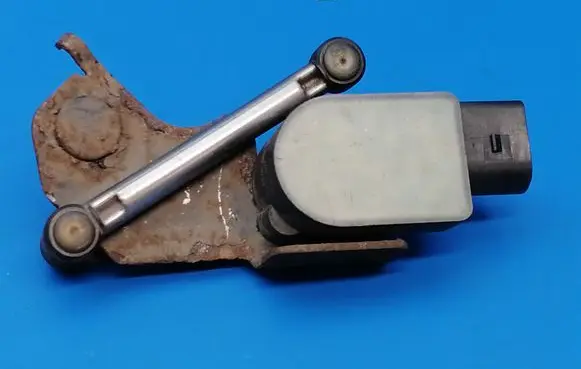 Nissan 370Z Headlight/headlamp level sensor 6PM00804373