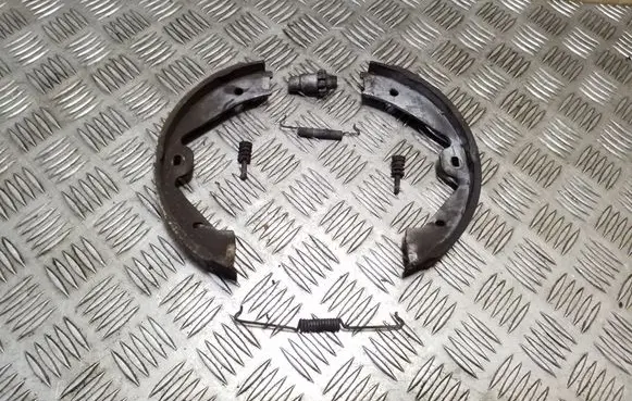 Volkswagen Touareg II Handbrake/parking brake pads 