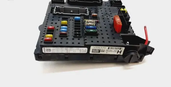 Volvo XC90 Fuse module 30728512
