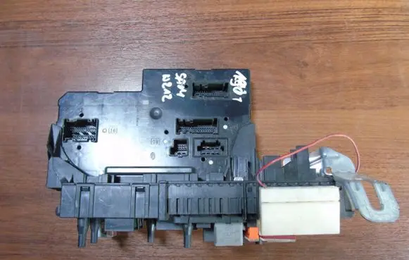 Mercedes-Benz E W212 Trunk lid opening control unit 