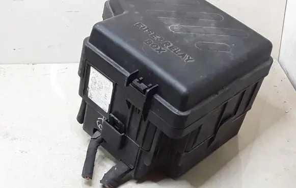 Hyundai Santa Fe Fuse module 9522429850 9522538050 952253B100