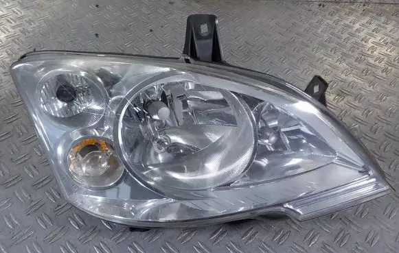 Mercedes-Benz Vito Viano W639 Headlight/headlamp 0102000200
