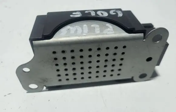 Volkswagen Golf V Aerial antenna amplifier 5M0035570B 7617310031