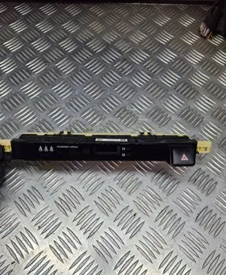 Toyota RAV 4 (XA40) Clock 8395042100 022200940