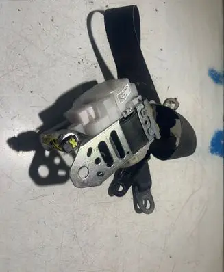 Toyota RAV 4 (XA30) Front seatbelt J082501