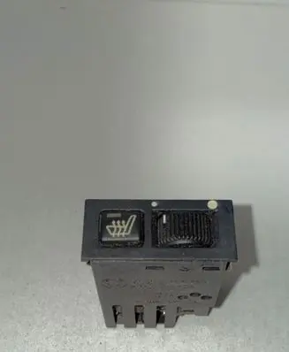 BMW 7 E38 Seat heating switch 61318352259
