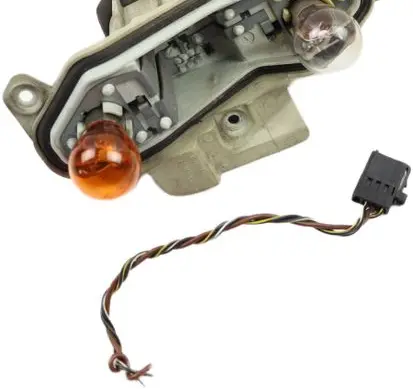 Opel Vectra C Tail light bulb cover holder 443041 443045