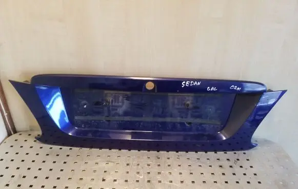 Nissan Almera N16 Tailgate trim