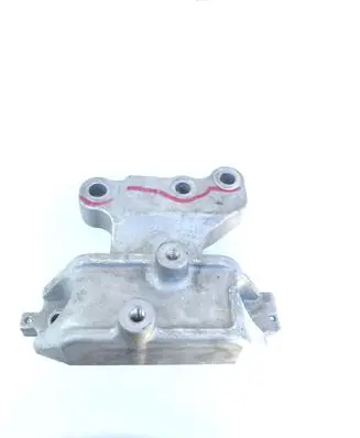Mitsubishi Outlander Engine mount bracket