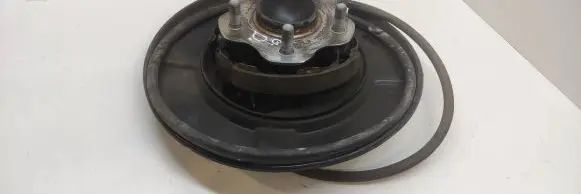 Rear wheel hub