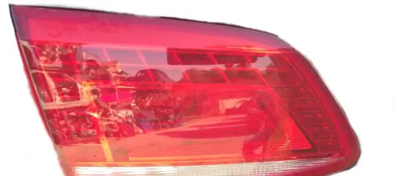 Volkswagen PASSAT B7 Rear bumper light 