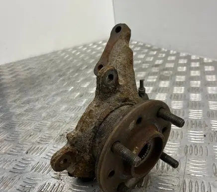 Volvo S40, V40 Front wheel hub