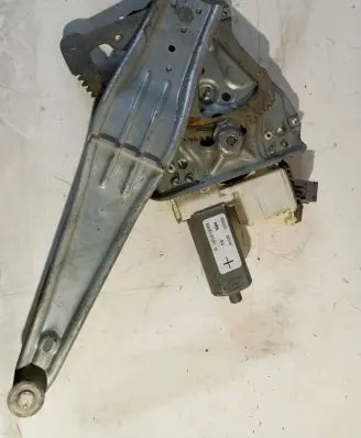 Toyota Avensis T250 Sliding door window regulator with motor 6983005100