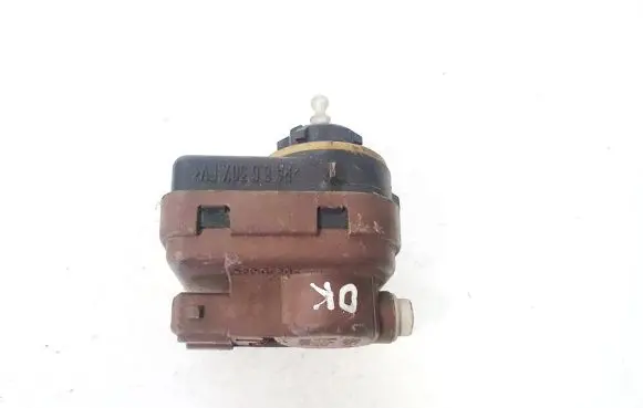 Headlight level adjustment motor