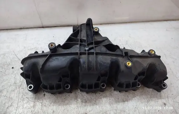 Volkswagen Touran II Intake manifold