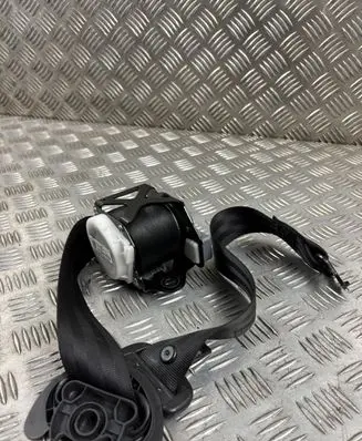 Volkswagen Touareg II Rear seatbelt 7N0857737DE