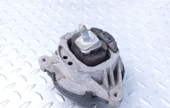 BMW 3 F30 F35 F31 Engine mount bracket 6787657 678765705