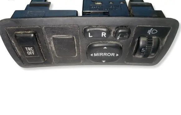 Toyota Avensis T250 Wing mirror switch 183575