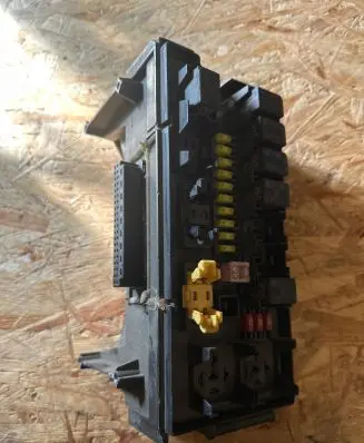 Jeep Grand Cherokee (WK) Fuse module 04692087AB