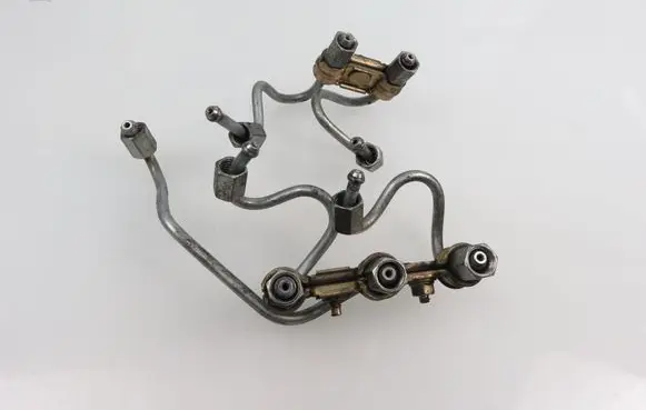 Toyota Yaris Fuel injector supply line/pipe 