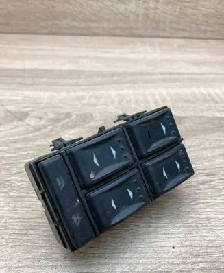 Ford Mondeo Mk III Electric window control switch 1S7T14A132BE WithPlug