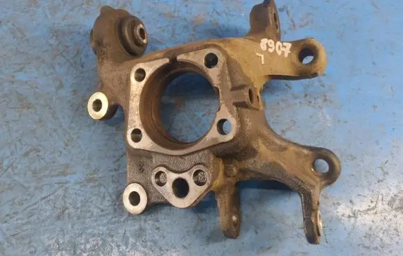 Lexus HS Rear wheel hub spindle/knuckle 4230572010