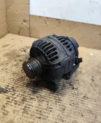 Volkswagen Golf IV Generator/alternator 028903028E 0124515010