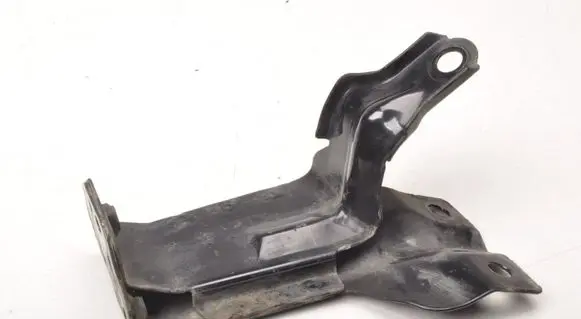 Volvo XC60 Radiator mount bracket 