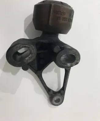 Engine mount bracket
