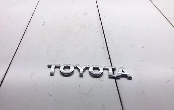 Toyota Hilux (AN10, AN20, AN30) Manufacturers badge/model letters 754690K010