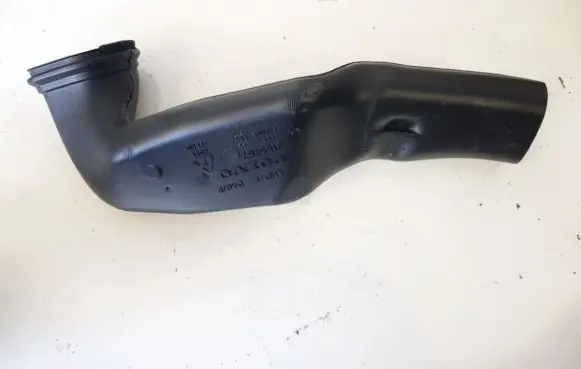 Volvo V70 Air intake hose/pipe 9165767