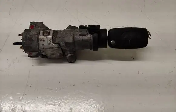 Audi A6 S6 C5 4B Ignition lock 4B0905851F