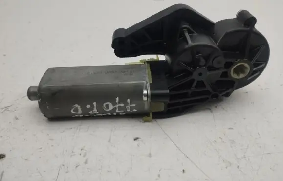 Mercedes-Benz ML W164 Seat adjustment motor 820648024
