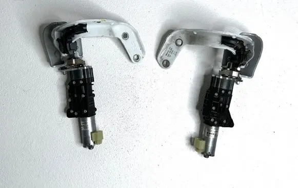 Audi Q7 4M Tailgate/trunk/boot hinge 4M0827300B 4M0827299B 4M0827852A