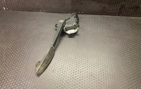 Volvo S80 Accelerator throttle pedal 9496821