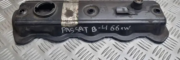 Volkswagen PASSAT B4 Rocker cam cover 068010044