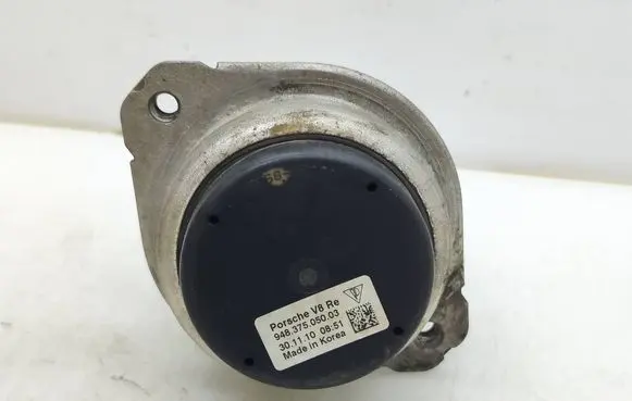 Porsche Cayenne (92A) Engine mount bracket 94837505003