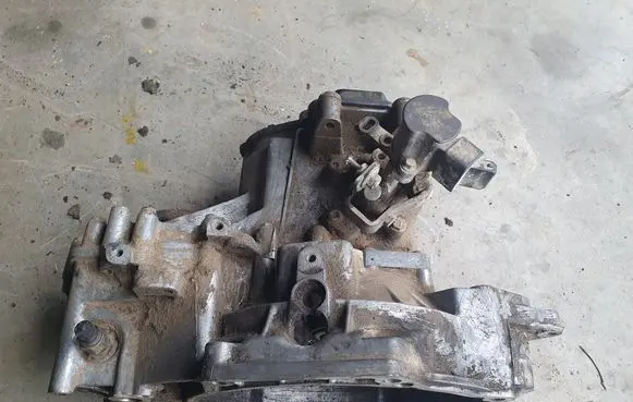 Volkswagen PASSAT B3 Manual 5 speed gearbox CBC 02C301107E 02A919823B