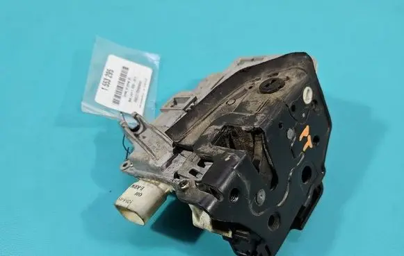 Seat Leon (1P) Rear door lock 1P0839016 IMPRK1553295