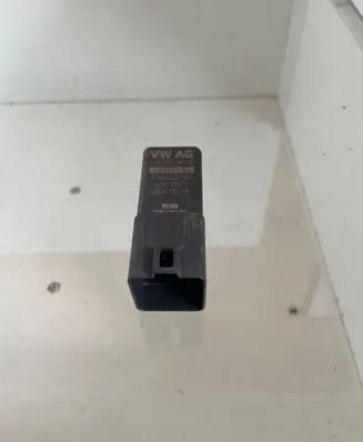 Skoda Superb B6 (3T) Glow plug pre-heat relay 038907281D 0522120504 4071021