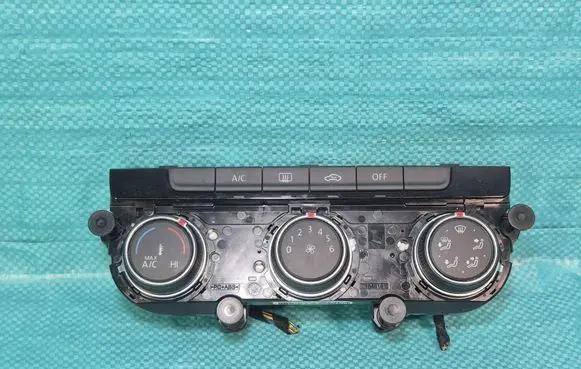 Volkswagen Golf VII Climate control unit 5G0907426M 5HB01117620 1301510865